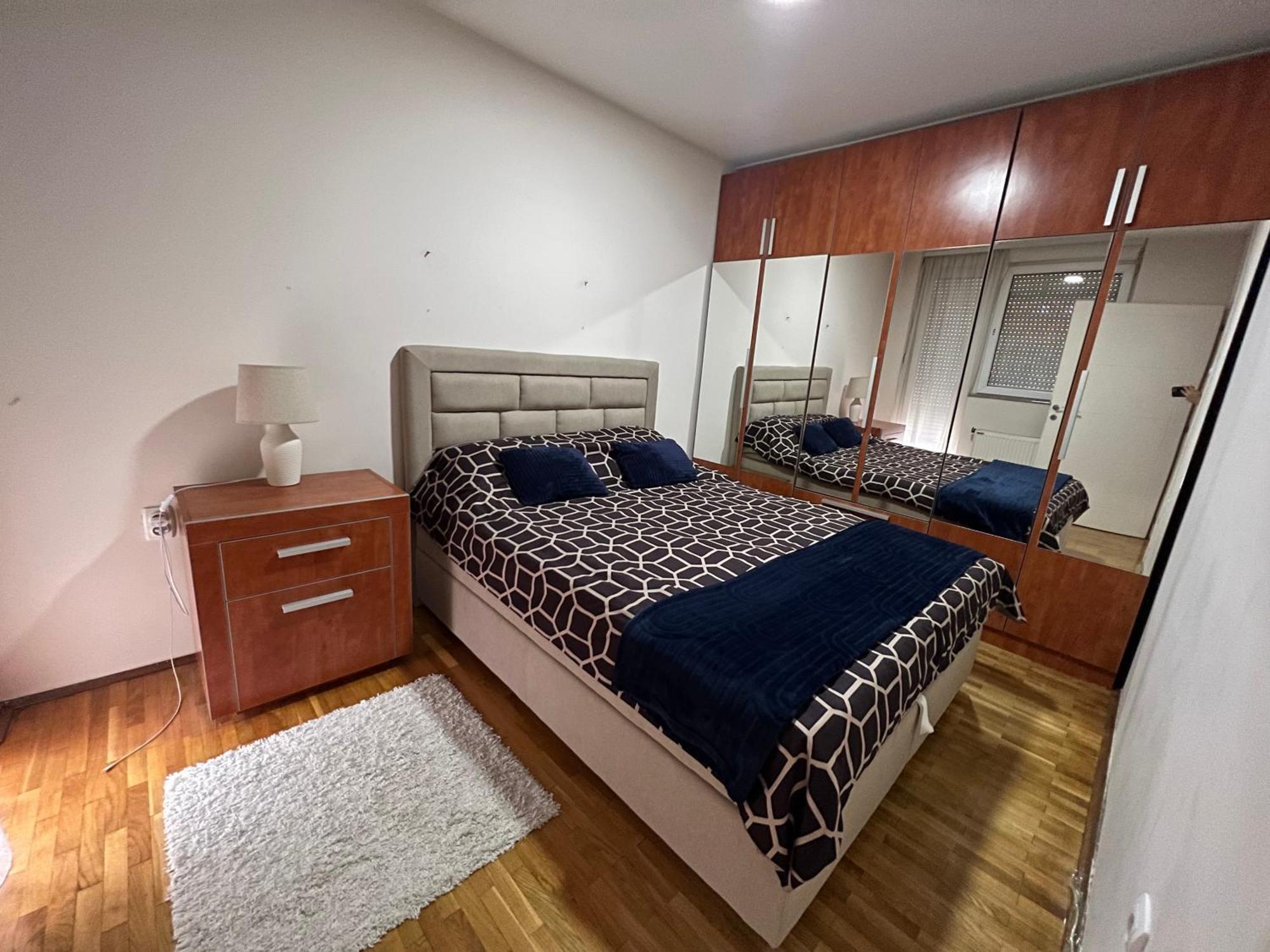 Sad Apartman Ni Екстериор снимка